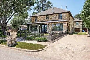 221 N Lucas Dr, Grapevine, TX 76051 - Photo 2