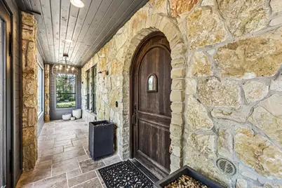 221 N Lucas Drive, Grapevine, TX 76051 - Photo 4