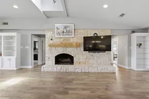 3217 Golfing Green, Farmers Branch, TX 75234 - Photo 8