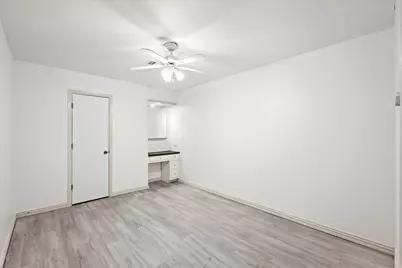 2400 Douglas Avenue, Irving, TX 75062 - Photo 20