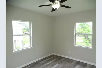 202 E Cober Drive, Grand Prairie, TX 75051 - Photo 22