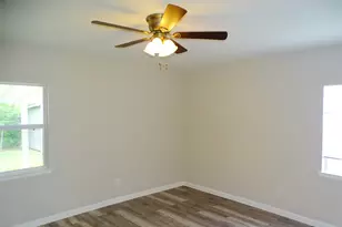 202 E Cober Dr, Grand Prairie, TX 75051 - Photo 24