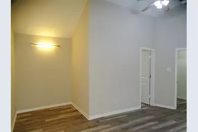 202 E Cober Drive, Grand Prairie, TX 75051 - Photo 16