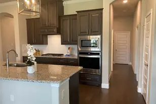 209 Johnson St, Granbury, TX 76048 - Photo 14