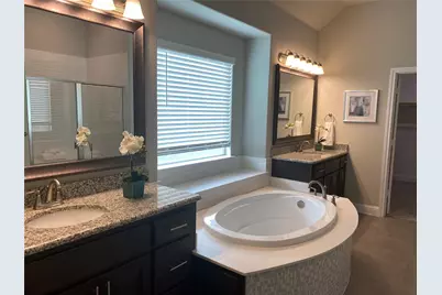 209 Johnson Street, Granbury, TX 76048 - Photo 28