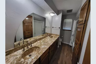 1106 Meadowview Drive, Euless, TX 76039 - Photo 16