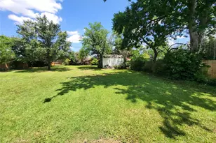 1106 Meadowview Dr, Euless, TX 76039 - Photo 24