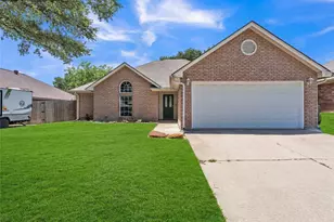 7937 Hunters Glen Dr, Watauga, TX 76148 - Photo 2