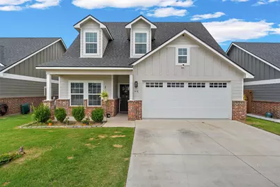 418 Travis Drive, McGregor, TX 76657 - Photo 1