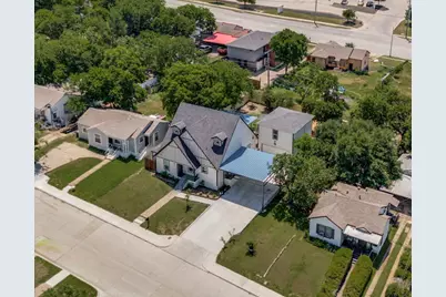 2666 Burton Avenue, Fort Worth, TX 76105 - Photo 2