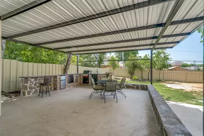 2666 Burton Avenue, Fort Worth, TX 76105 - Photo 18