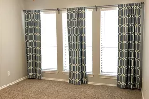 714 E Wall St, Grapevine, TX 76051 - Photo 12