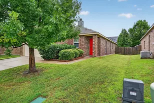 1325 Cheyenne Dr, Aubrey, TX 76227 - Photo 2