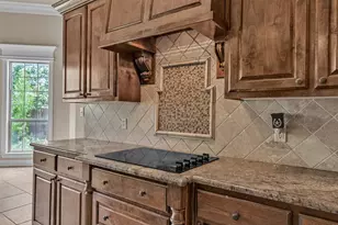 335 Edinburgh Ln, Waco, TX 76712 - Photo 4