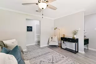 1028 Meadowbrook Dr, Grapevine, TX 76051 - Photo 4
