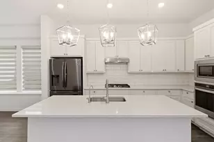 239 Woodson St, Irving, TX 75063 - Photo 2
