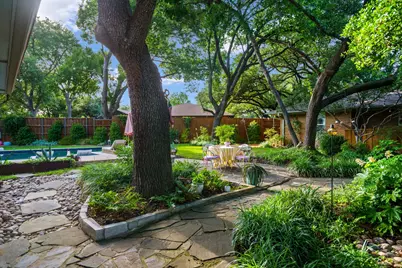 911 Saint Lukes Drive, Richardson, TX 75080 - Photo 14