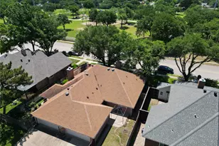 2621 Cummings Dr, Bedford, TX 76021 - Photo 6