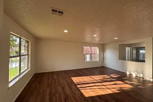 7305 Marsland Ln, Arlington, TX 76001 - Photo 4