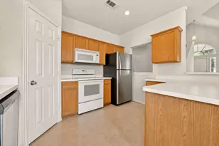 10205 Lakeview Dr, Providence Village, TX 76227 - Photo 6