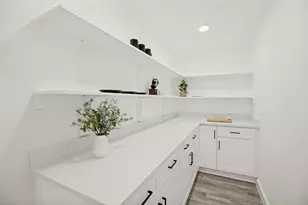 6329 E Lovers Ln, Dallas, TX 75214 - Photo 10