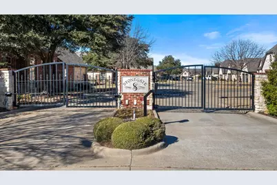 703 N Avalon Court, Granbury, TX 76048 - Photo 20