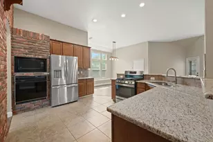 1433 Indian Springs, Carrollton, TX 75007 - Photo 6