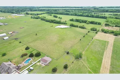 099 East Line, Whitewright, TX 75491 - Photo 10