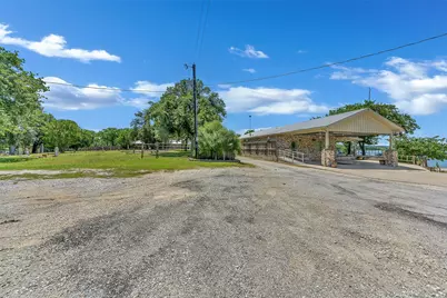 566 Selma Road, Bowie, TX 76230 - Photo 2