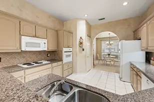2732 Crystal Glenn Cir, Hurst, TX 76054 - Photo 16