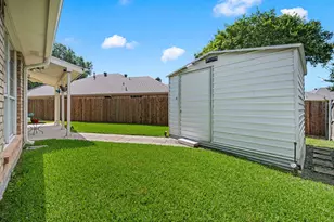 2732 Crystal Glenn Cir, Hurst, TX 76054 - Photo 34