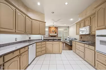 2732 Crystal Glenn Circle, Hurst, TX 76054 - Photo 18