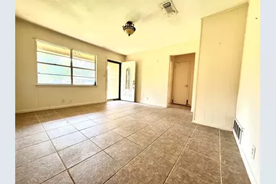 560 26th Street SW, Paris, TX 75460 - Photo 2