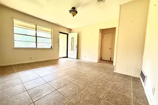 560 26th St SW, Paris, TX 75460 - Photo 2
