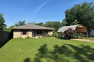 560 26th St SW, Paris, TX 75460 - Photo 1