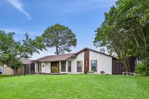 3928 Tacoma St, Irving, TX 75062 - Photo 2