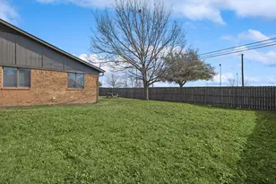 5753 Valley Mills Dr, Garland, TX 75043 - Photo 14