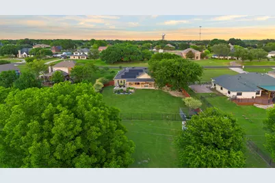909 Summer Hill Lane, Red Oak, TX 75154 - Photo 38