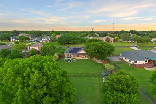 909 Summer Hill Ln, Red Oak, TX 75154 - Photo 38