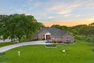 909 Summer Hill Ln, Red Oak, TX 75154 - Photo 2