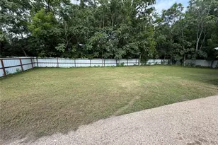 201 E Dallas St, Hutchins, TX 75141 - Photo 14