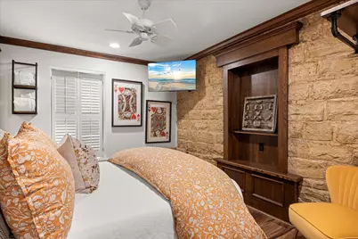111 S Houston Street, Granbury, TX 76048 - Photo 12