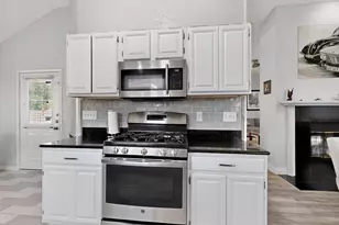 211 Ember Glen Dr, Arlington, TX 76018 - Photo 16