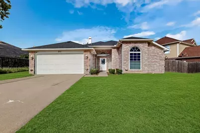 211 Ember Glen Drive, Arlington, TX 76018 - Photo 4