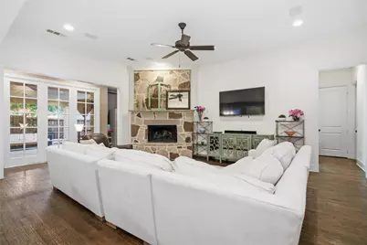 2256 Cardinal Boulevard, Carrollton, TX 75010 - Photo 14