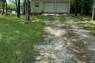 220 Hollyglen St, Gun Barrel City, TX 75156 - Photo 4