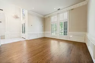 10445 Strait Ln, Dallas, TX 75229 - Photo 6