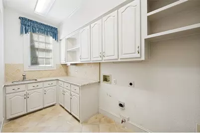 10445 Strait Lane, Dallas, TX 75229 - Photo 18