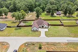 20926 Patriot Cir, Tyler, TX 75703 - Photo 2