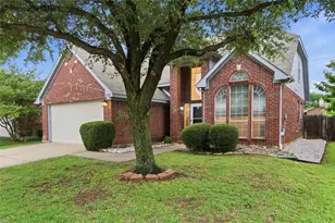 12917 Honey Locust Cir, Fort Worth, TX 76040 - Photo 2